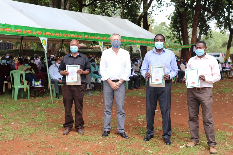 Del Monte Awards Employees Who Have Worked The Longest At The Company