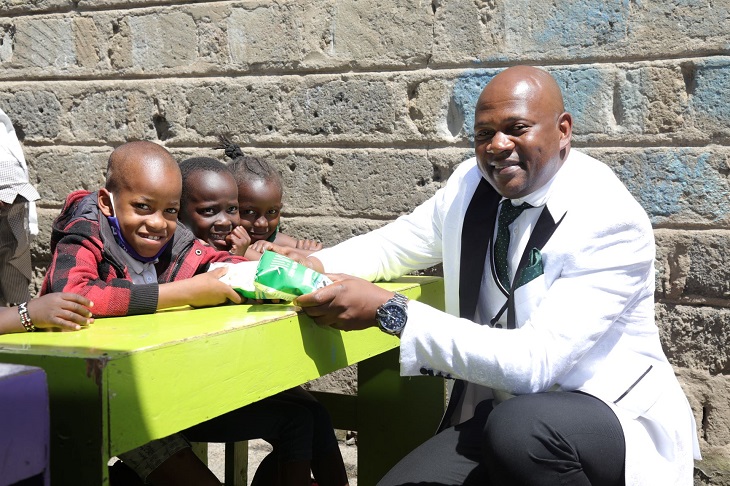  Shelter Afrique Donates Books And Foodstuffs To Help Kids Remain In School