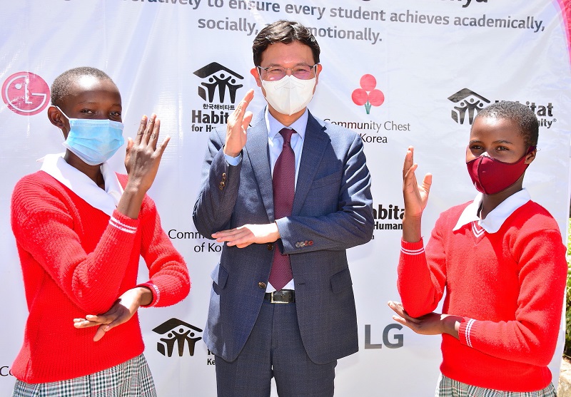  Learners In Machakos Receive A Boost From LG Electronics